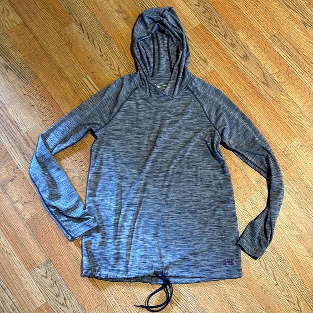 Under Armour long sleeve hooded shirt. Small.